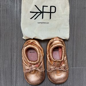 NEW Freshly Picked Moccasins Rose Gold *Never Worn* comes with original FP bag